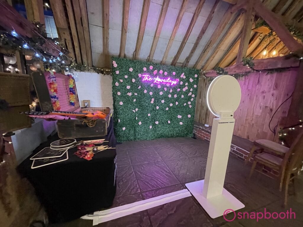 neon sign wedding for photo booth hire chipping norton